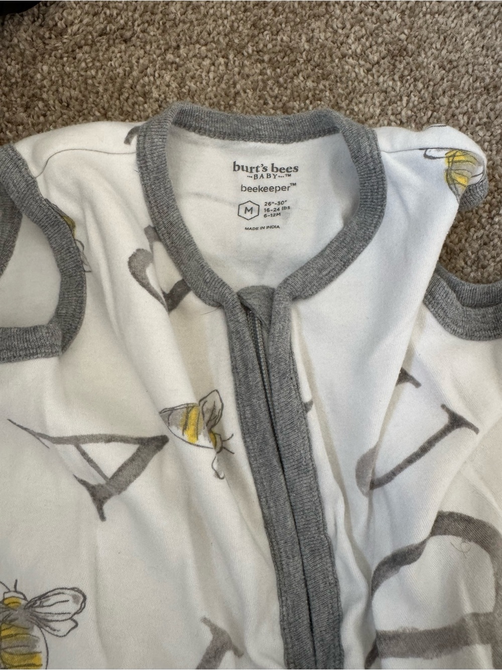 Burt's Bees Baby White Alphabet & Bee Hooded Sleep Sack & Towel - Picture 4 of 4